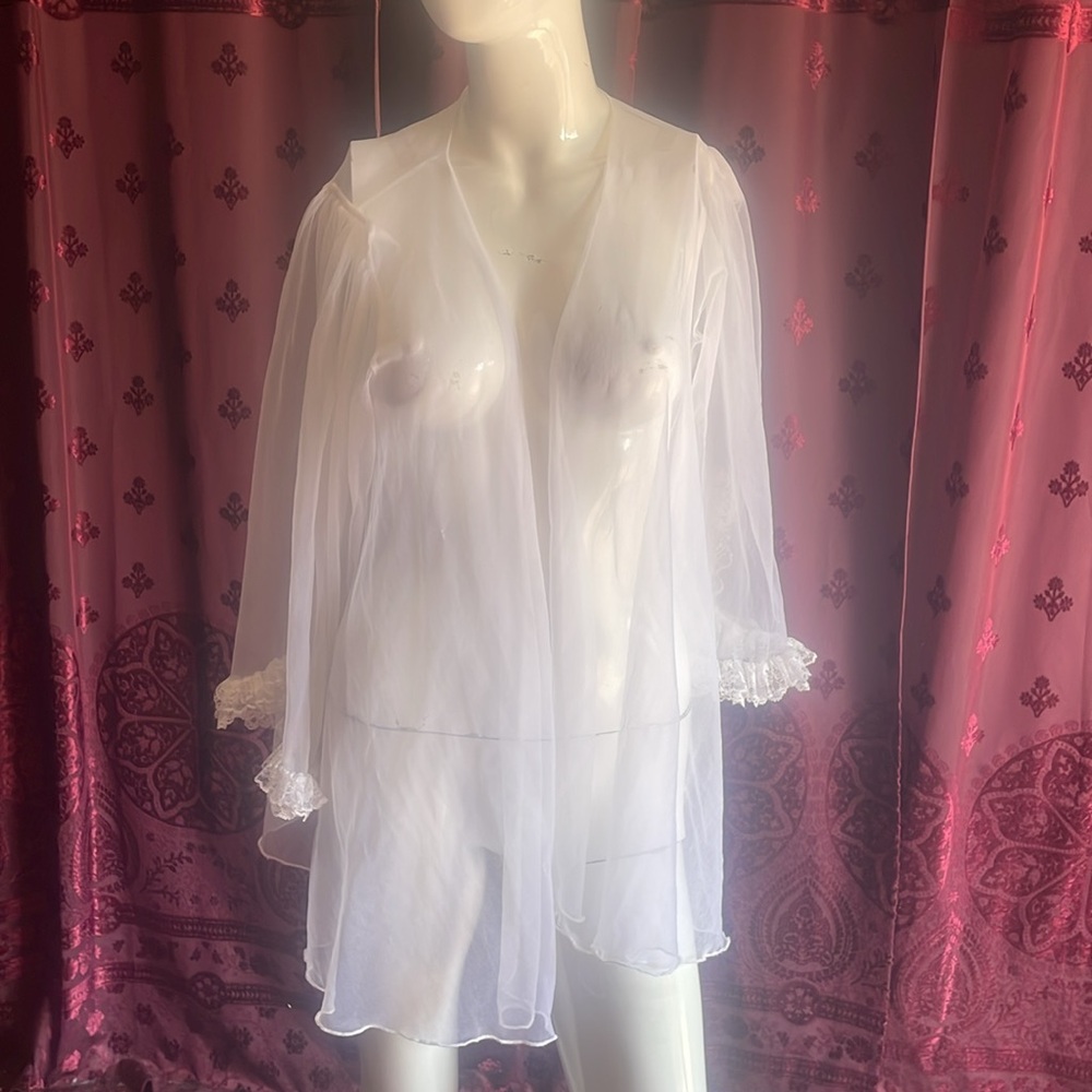 Vintage Escante White Sheer Lace Lingerie Robe Size Medium